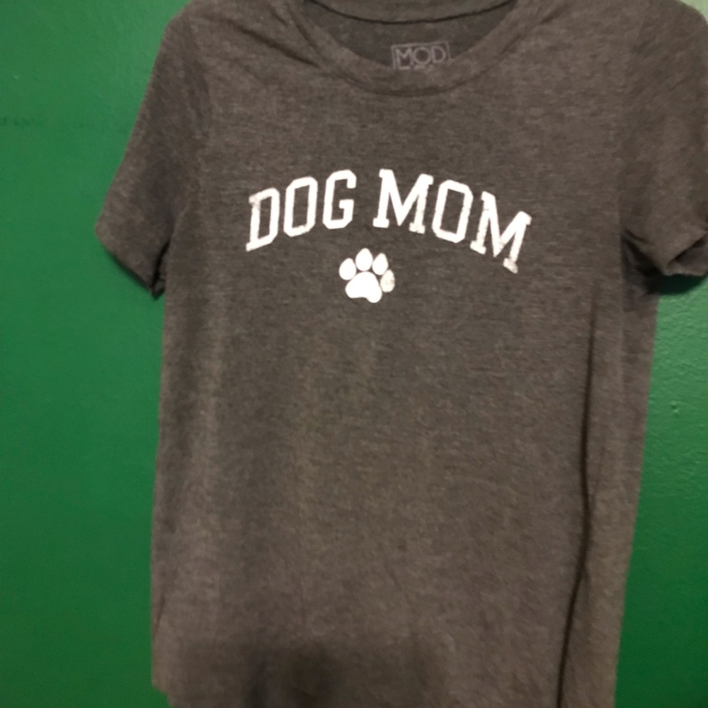 Dog mom tee